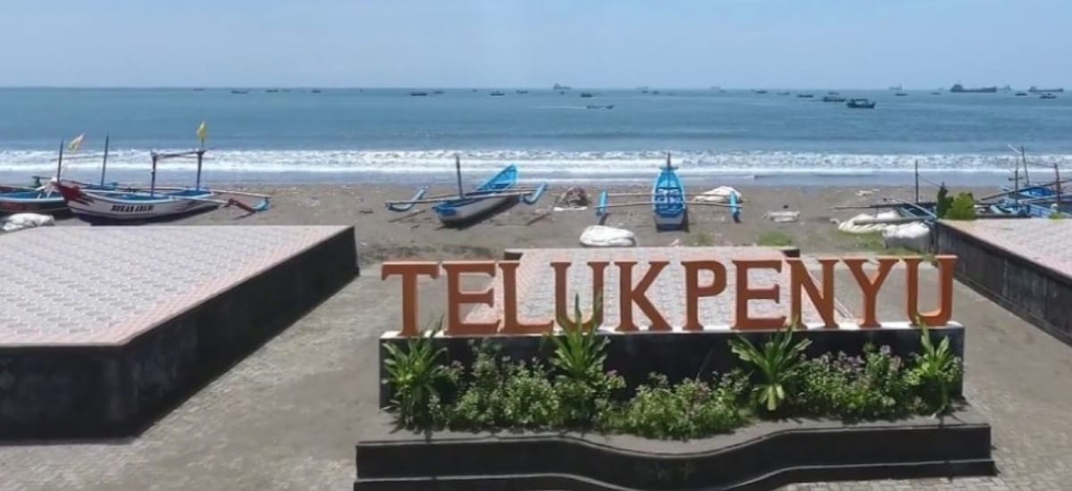 Jalan Penyu Timur: Santai di Jantung Cilacap